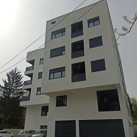 Διαμέρισμα Ella *